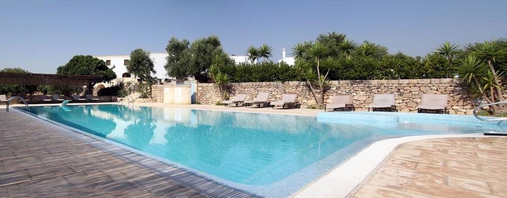Masseria San Martino Pezze Di Greco Exterior photo